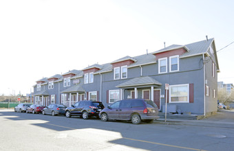 Lunenburg in Calgary, AB - Building Photo - Building Photo