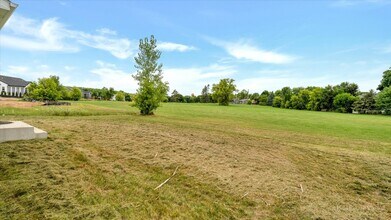 11632 Amberwood Dr in Hebron, IL - Building Photo - Building Photo