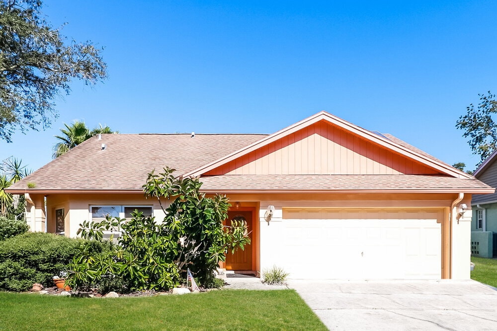 2795 Wesleyan Dr in Palm Harbor, FL - Building Photo