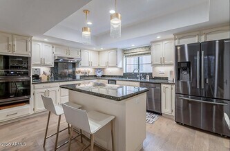 8602 E Vista Del Lago in Scottsdale, AZ - Building Photo - Building Photo