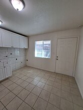 2221 S Poppy Ave in Fresno, CA - Building Photo - Building Photo