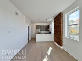 452 N Racine Ave, Unit 1236-3n in Chicago, IL - Building Photo