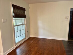8303 Burrell Dr in Austin, TX - Building Photo - Building Photo