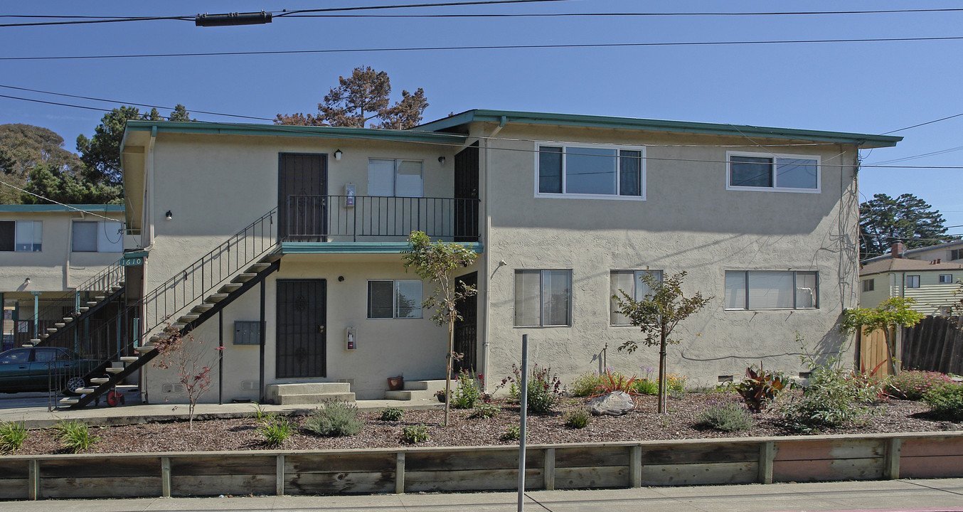 Wilson Apartments in San Pablo, CA - Building Photo