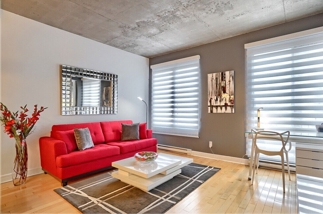 10 Rue Carmichael in Montréal, QC - Building Photo