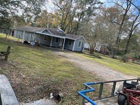 355 W Bolivar St in Vidor, TX - Building Photo