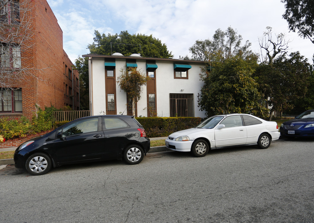 333 W Elk Ave in Glendale, CA - Foto de edificio