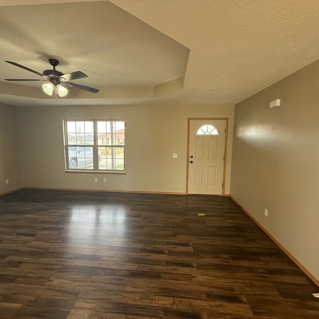 108 Spruce Ave in Clever, MO - Building Photo - Building Photo