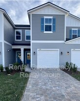 300 Brandon Lks Dr in St. Augustine, FL - Building Photo