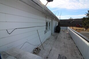 171 Stanton Rd in Flemington, NJ - Building Photo