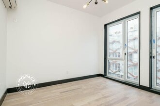 923 Broadway, Unit 4A in Brooklyn, NY - Foto de edificio - Building Photo