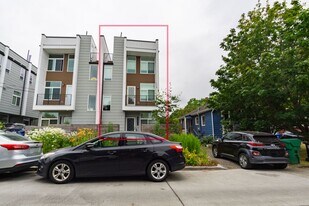 5516 11th Ave NW in Seattle, WA - Building Photo