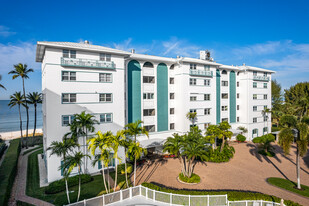 2011 Gulf Shore Blvd N Apartments