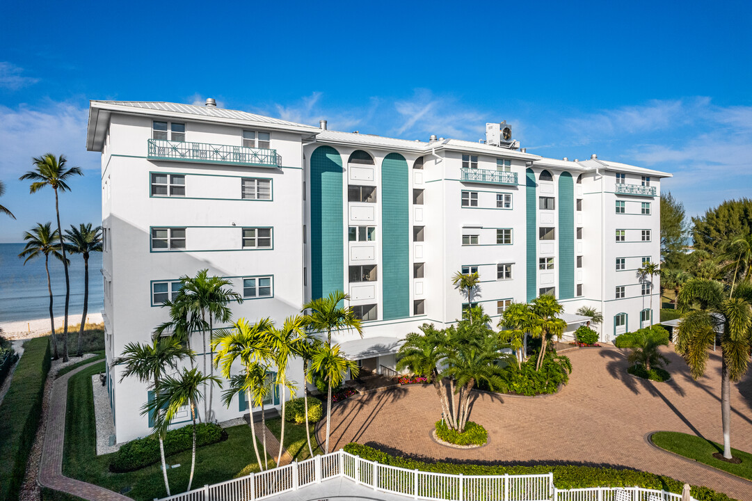 Carriage Club in Naples, FL - Foto de edificio