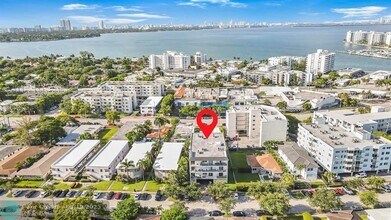 1960 Marseille Dr in Miami Beach, FL - Building Photo - Building Photo