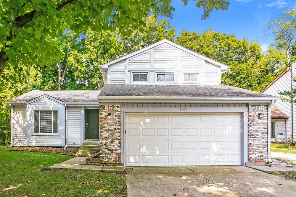 1716 Countryside Dr in Indianapolis, IN - Building Photo