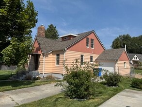 1844 S 2nd Ave in Pocatello, ID - Foto de edificio - Building Photo
