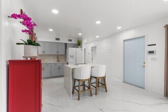 201 NE 28th Ct in Boynton Beach, FL - Foto de edificio - Building Photo