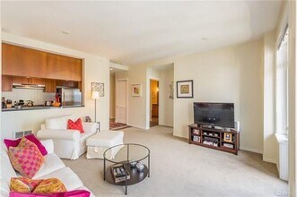 2721 1st Ave, Unit 1003 in Seattle, WA - Foto de edificio - Building Photo