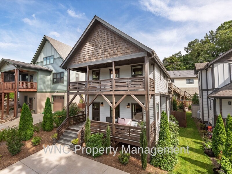 156 Joyner Ave in Asheville, NC - Building Photo