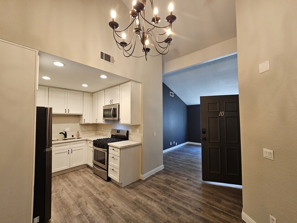 1432 W 227th St, Unit #10 in Torrance, CA - Building Photo