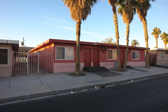 2208 Sunrise Ave in Las Vegas, NV - Building Photo - Building Photo