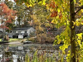 2 Hilltop Rd in Byram Township, NJ - Building Photo