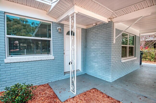 4104 W Lawn Ave in Tampa, FL - Building Photo - Building Photo