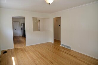 433 W Otis Ave in Hazel Park, MI - Building Photo - Building Photo