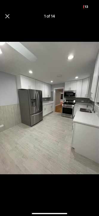6748 E Prairie Rd in Lincolnwood, IL - Building Photo