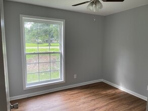 1109 Walker Dr in Dry Prong, LA - Foto de edificio - Building Photo