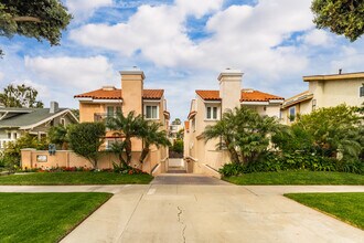 415 S Broadway in Redondo Beach, CA - Foto de edificio - Building Photo