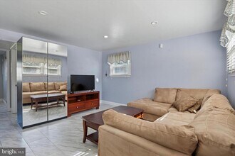 318 Ashbourne Rd in Claymont, DE - Building Photo - Building Photo