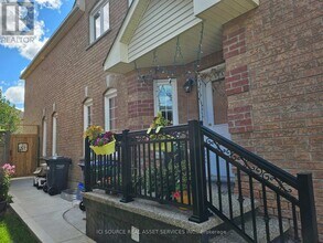 19 Piane Ave in Brampton, ON - Building Photo - Building Photo