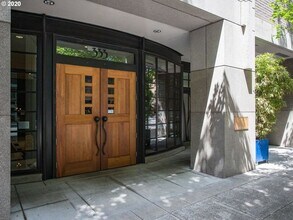 333 NW 9th Ave in Portland, OR - Building Photo - Building Photo