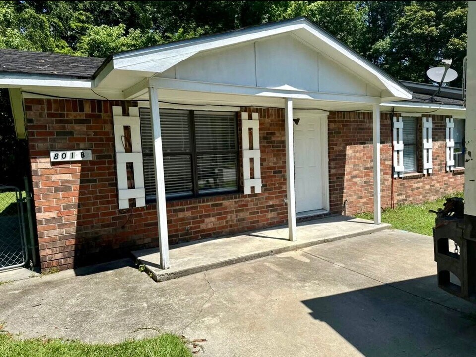 801 Sandpiper Dr in Ladson, SC - Building Photo