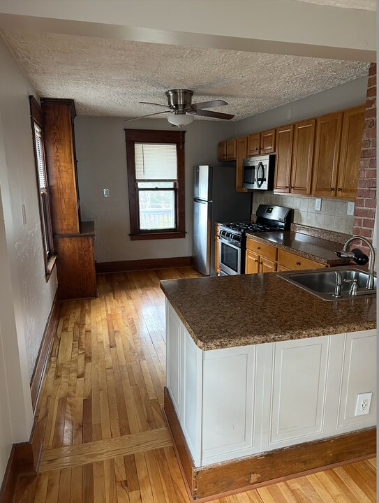 15 Maple St, Unit 2nd Floor in New York Mills, NY - Building Photo