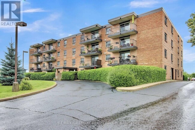 206 Woodward St in Carleton Place, ON - Building Photo - Building Photo