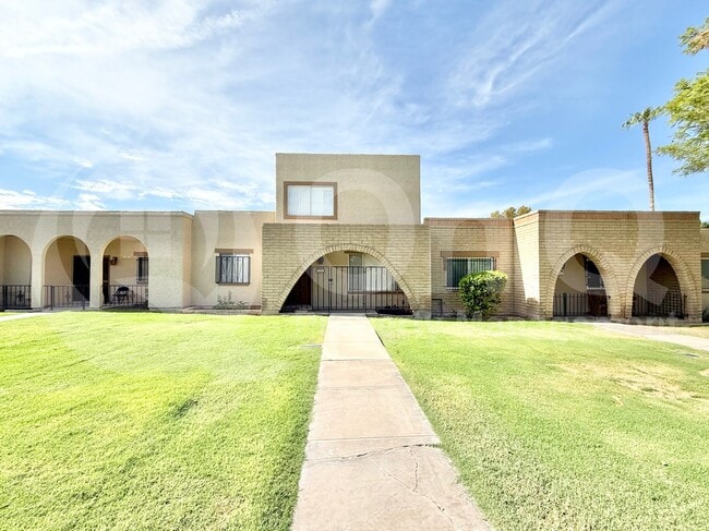 property at 2113 E Dunbar Dr