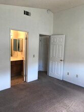 2121 Phlox Ave in Rosamond, CA - Building Photo - Building Photo