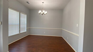 2614 W Lake Dr in Sugar Land, TX - Building Photo - Building Photo