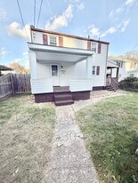 2125 Wesley St in McKeesport, PA - Building Photo