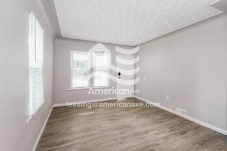 313 Locust St in Edwardsville, IL - Building Photo - Building Photo