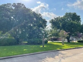 2802 Foxfire Cir in Missouri City, TX - Building Photo - Building Photo