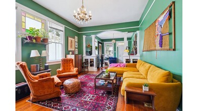 4516 Banks St, Unit Upper unit in New Orleans, LA - Foto de edificio - Building Photo