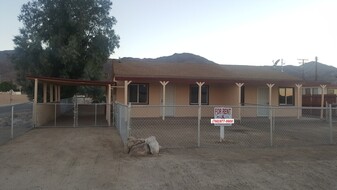 72351 Old Dale Rd in Twentynine Palms, CA - Building Photo