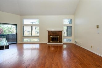 46 Cove Ln in Redwood City, CA - Building Photo - Building Photo