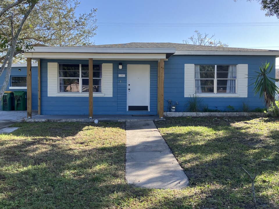 1807 Elizabeth St in Melbourne, FL - Building Photo