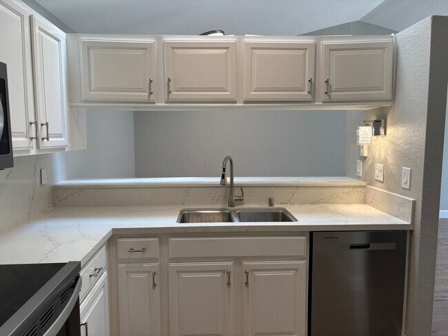 property at 812 Villa Terrace