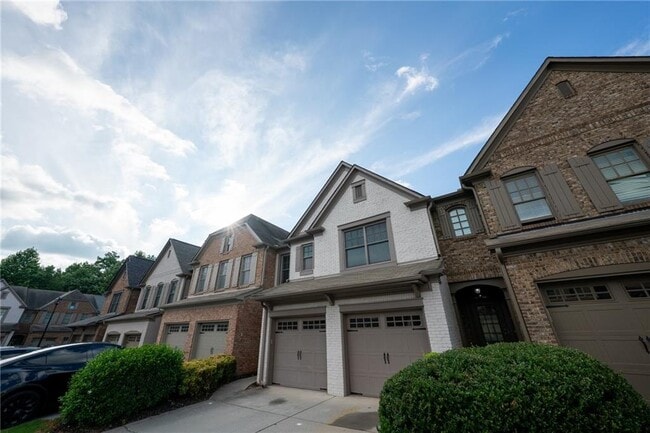 4995 Berkeley Oak Dr in Norcross, GA - Foto de edificio - Building Photo